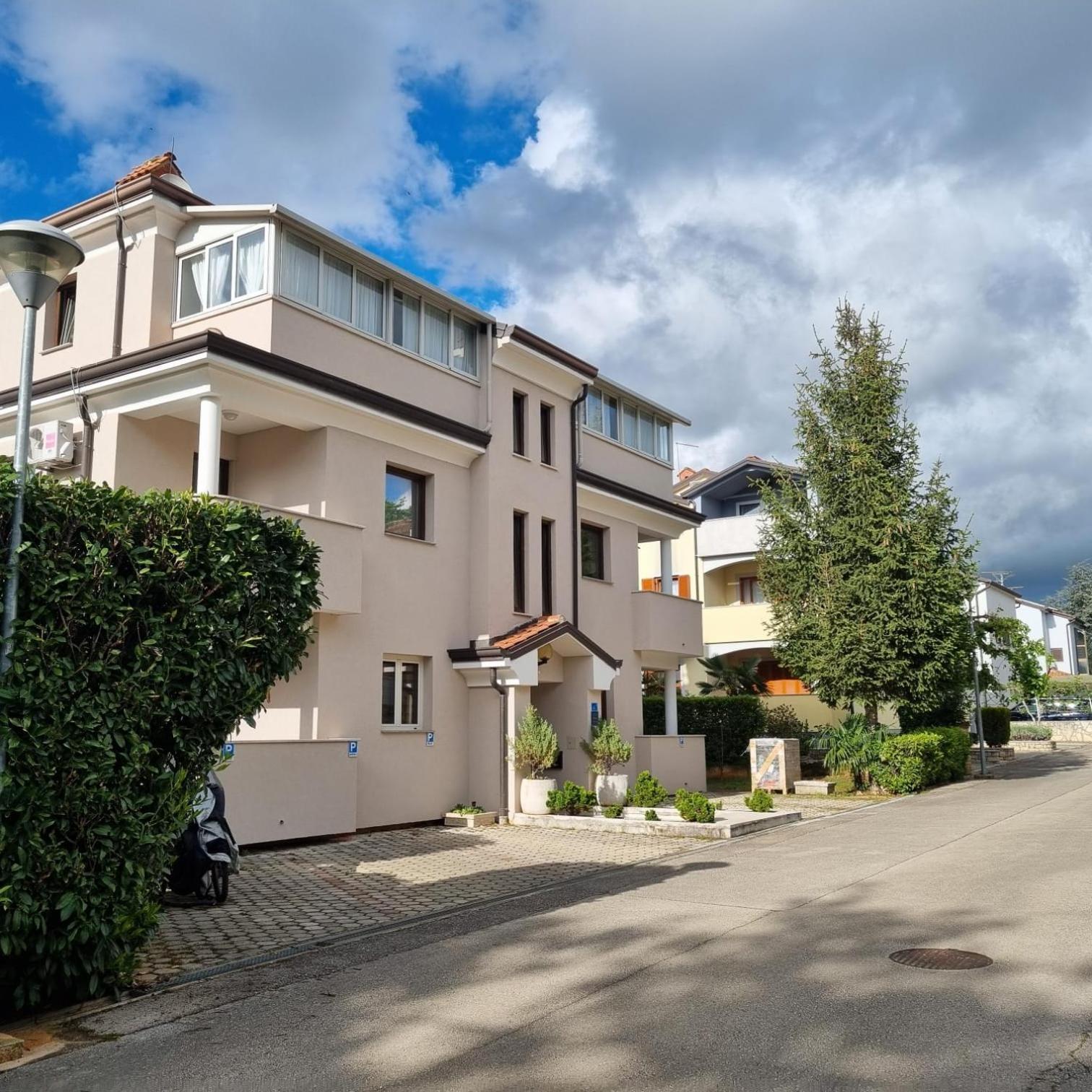 Apartments Krizine Умаг Екстериор снимка